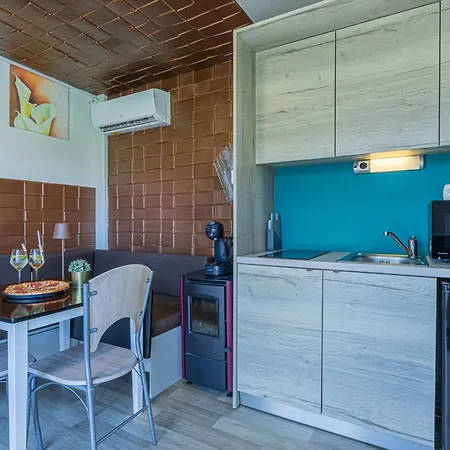 Rooftop With Whirlpool & Sauna - Happy 펜션