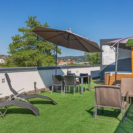 Rooftop With Whirlpool & Sauna - Happy 펜션 Trebnje