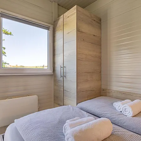 Rooftop With Whirlpool & Sauna - Happy *