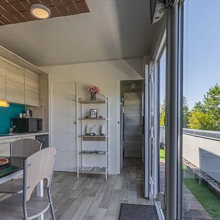 Rooftop With Whirlpool & Sauna - Happy 펜션 *