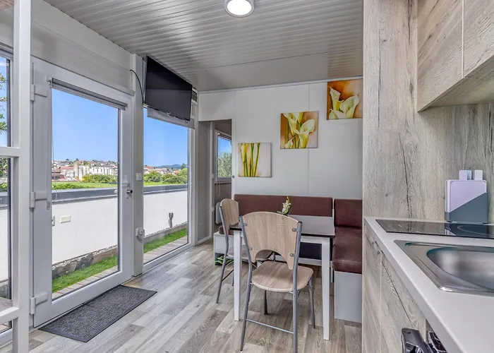 Σπίτι διακοπών Rooftop With Whirlpool & Sauna - Happy *